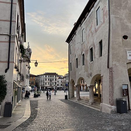 Ponte Vecchio, Elegante Appartamento A Due Passi Dal Centro Bassano del Grappa Exteriér fotografie